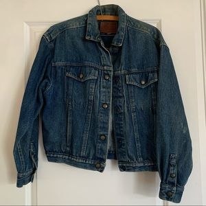 CALVIN KLEIN JEAN CO. | vintage size medium jean jacket | distressed